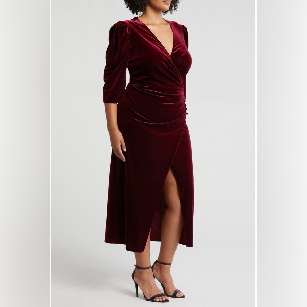 Chelsea28 Burgundy Velvet Midi Dress. Size 1X